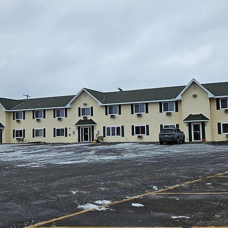 Lincoln Host Motor Inn Escanaba Exteriör bild
