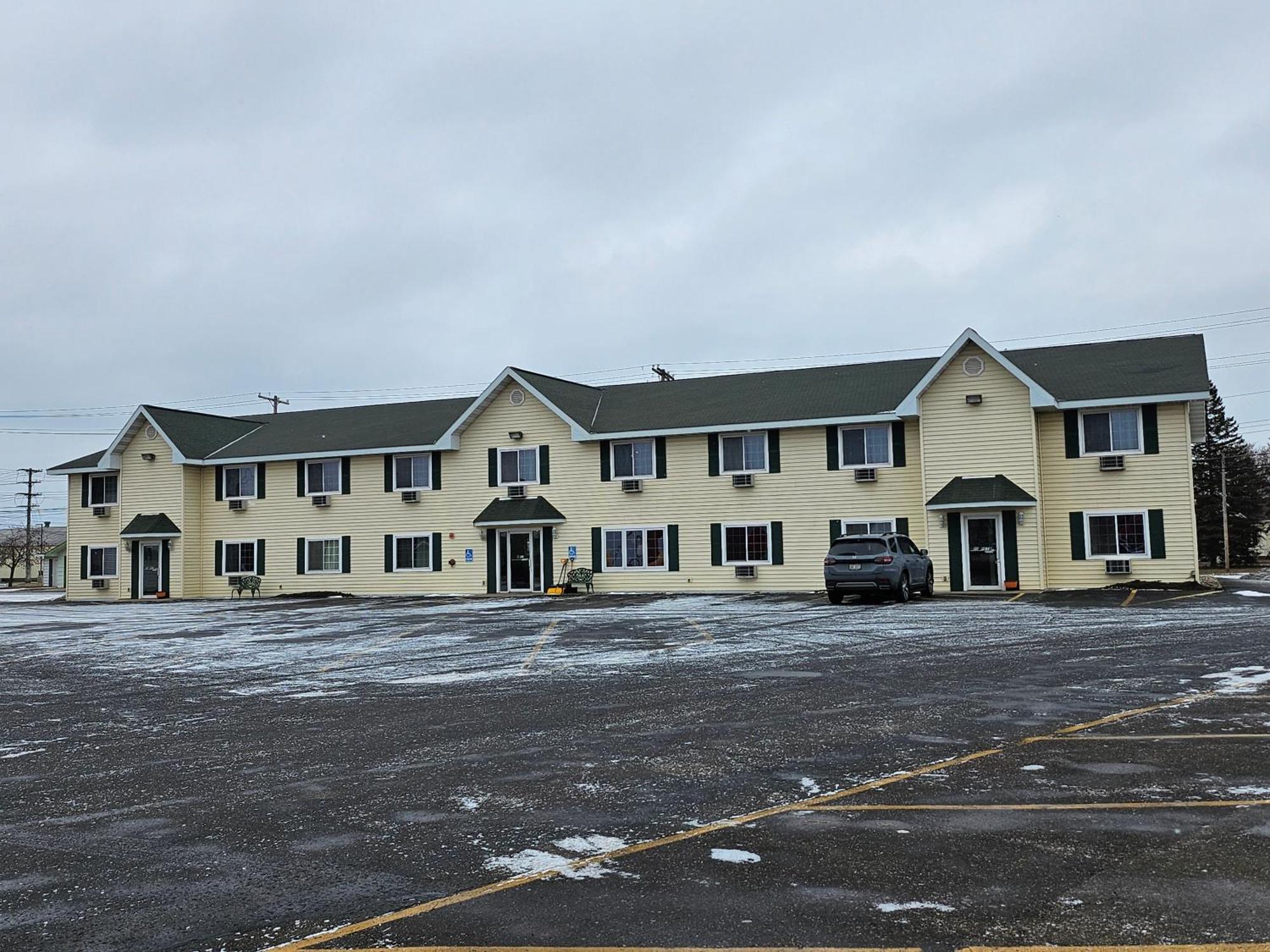 Lincoln Host Motor Inn Escanaba Exteriör bild