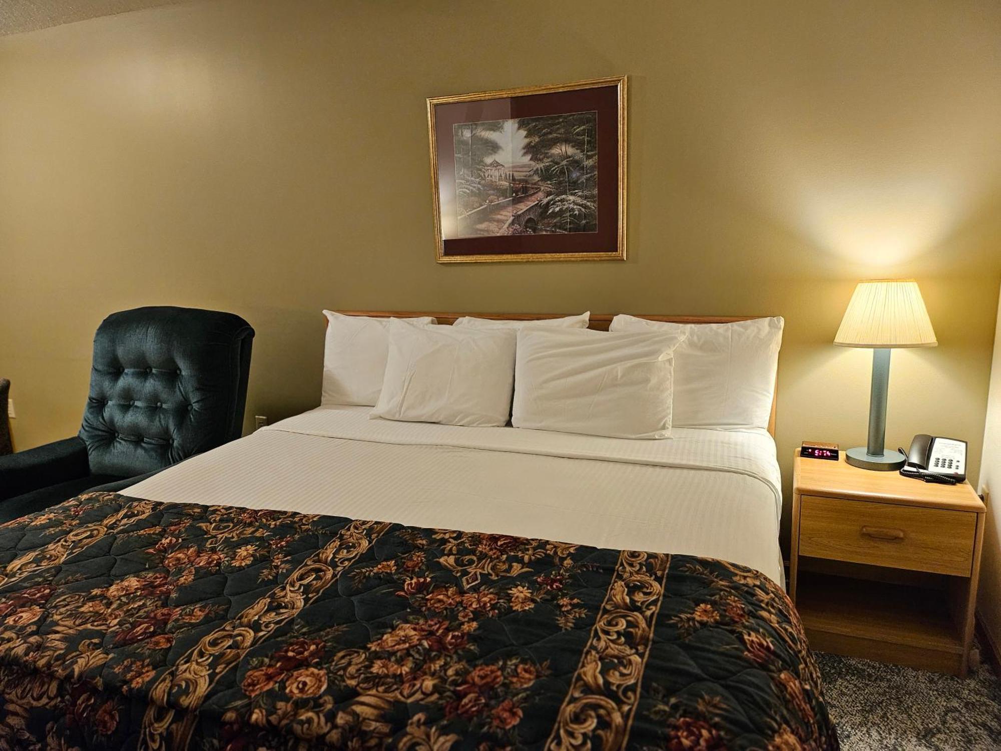 Lincoln Host Motor Inn Escanaba Rum bild